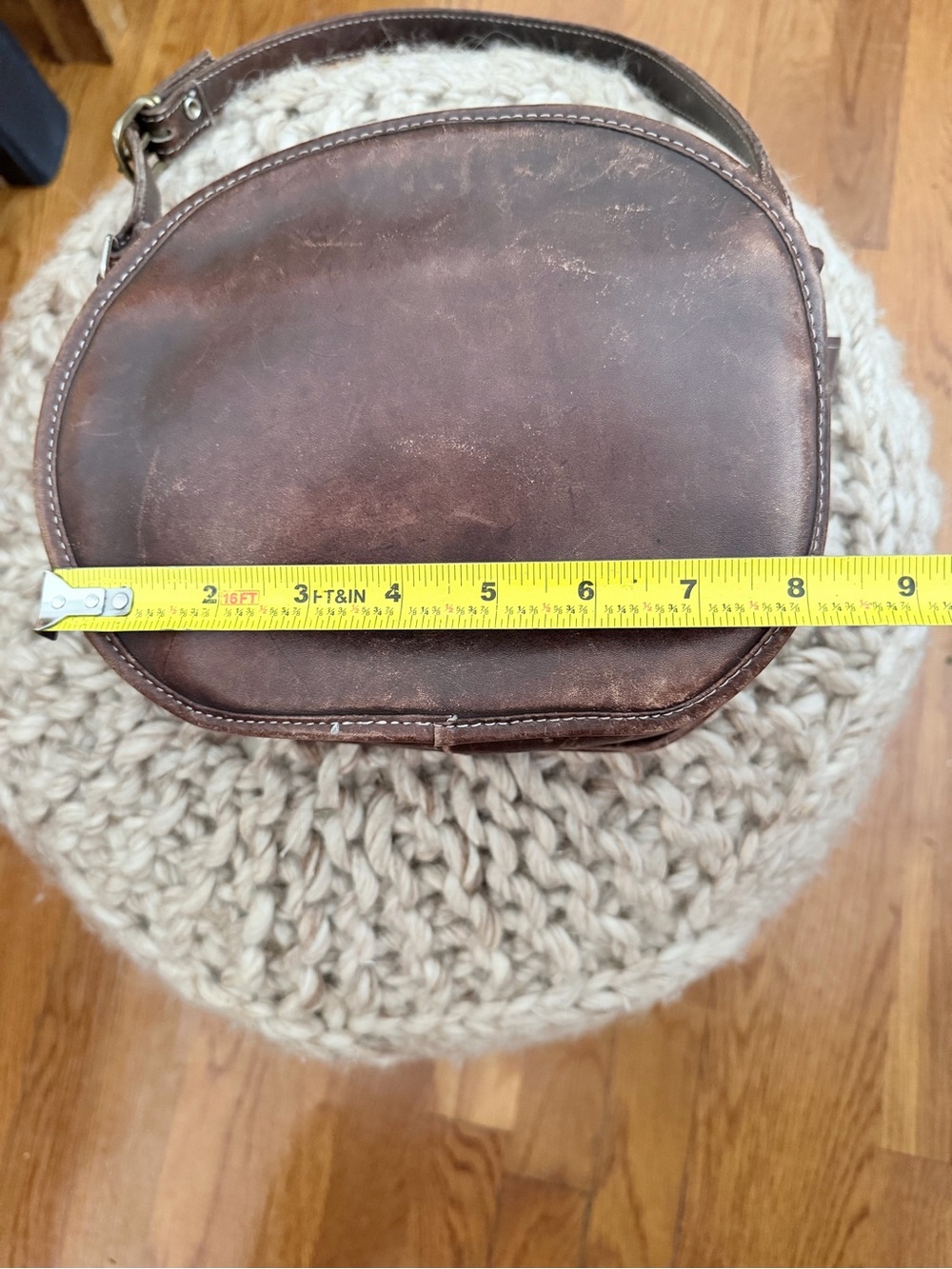 Classic Round Cantene Brown Leather Crossbody Bag - Picture 7 of 9
